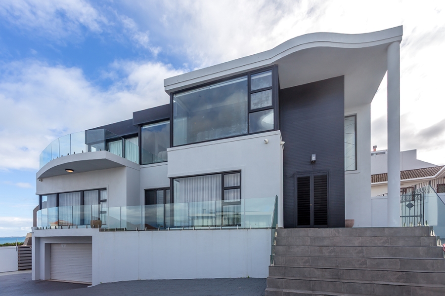 5 Bedroom Property for Sale in Bloubergstrand Western Cape